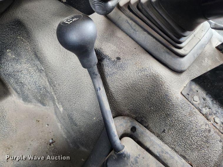 image for item JB9520 2005 Ford F450 Super Duty XL  dump flatbed truck