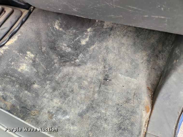 image for item JB9520 2005 Ford F450 Super Duty XL  dump flatbed truck