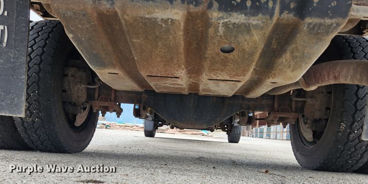 image for item JB9520 2005 Ford F450 Super Duty XL  dump flatbed truck