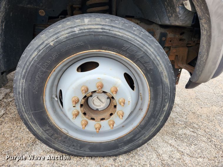 image for item JB9520 2005 Ford F450 Super Duty XL  dump flatbed truck