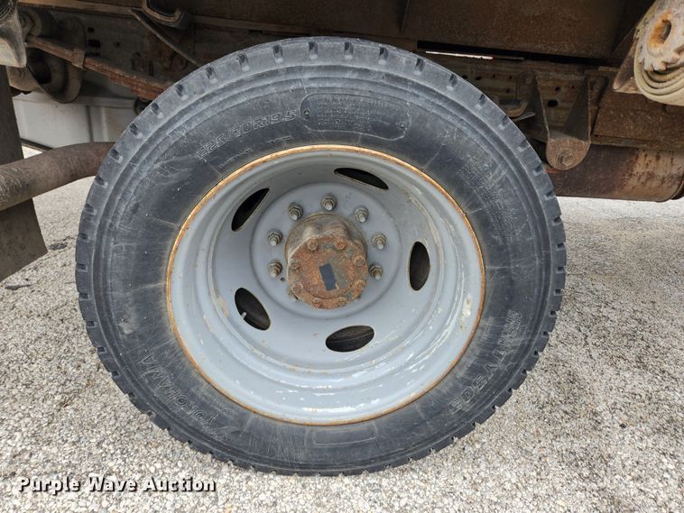 image for item JB9520 2005 Ford F450 Super Duty XL  dump flatbed truck