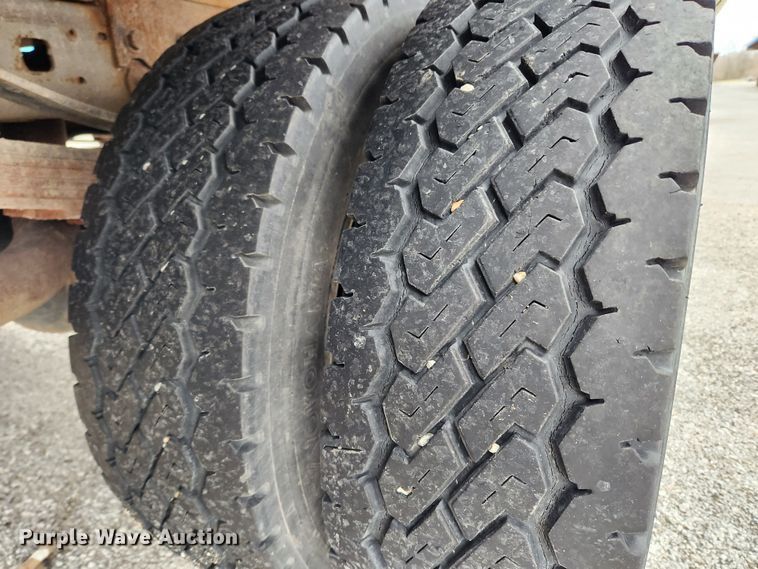 image for item JB9520 2005 Ford F450 Super Duty XL  dump flatbed truck