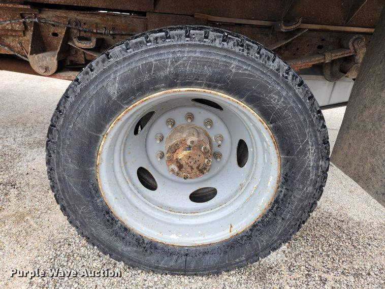 image for item JB9520 2005 Ford F450 Super Duty XL  dump flatbed truck