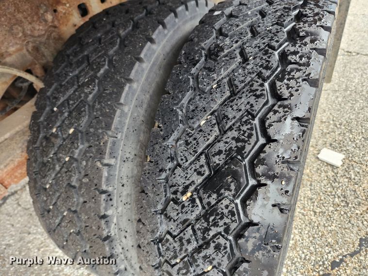 image for item JB9520 2005 Ford F450 Super Duty XL  dump flatbed truck