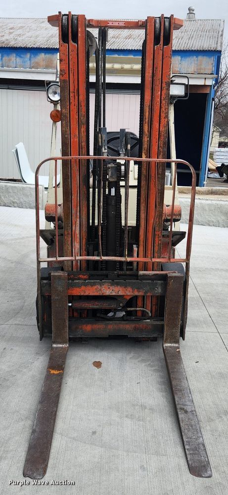 image for item JB9522 Nissan 30  forklift