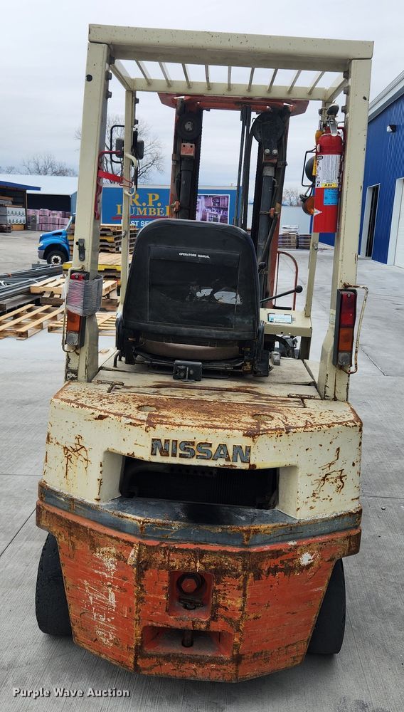 image for item JB9522 Nissan 30  forklift