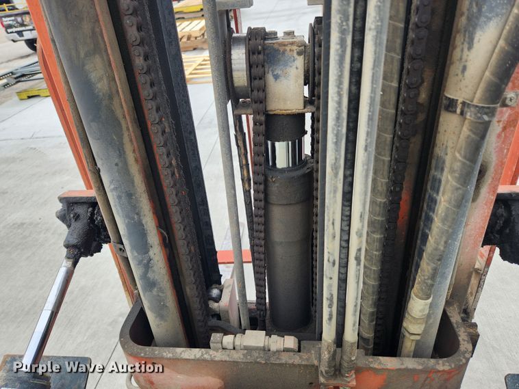 image for item JB9522 Nissan 30  forklift