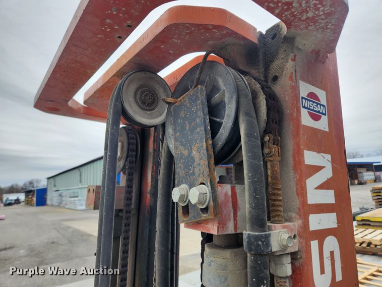 image for item JB9522 Nissan 30  forklift