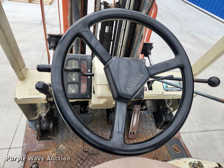 image for item JB9522 Nissan 30  forklift