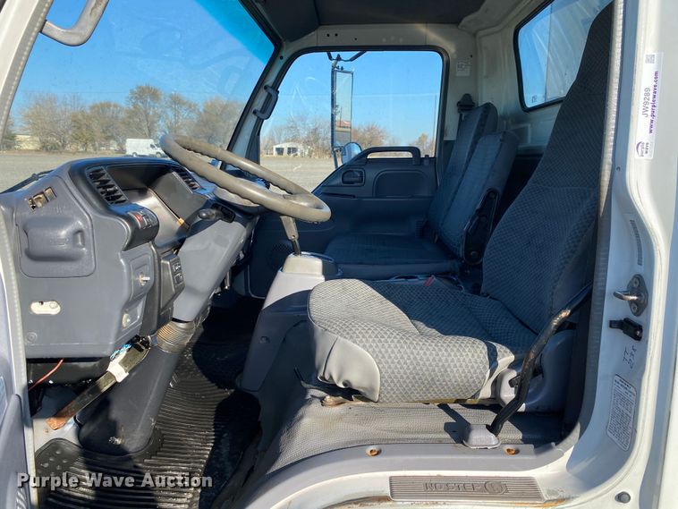 image for item JW9289 2006 Isuzu NPR  box truck