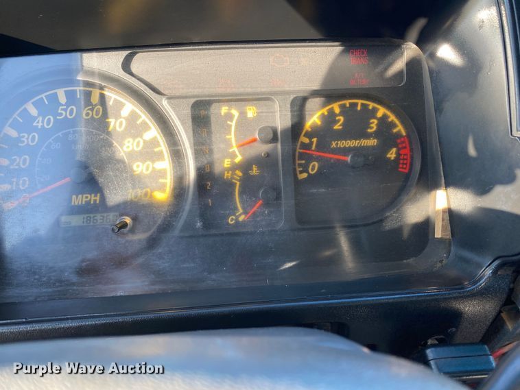 image for item JW9289 2006 Isuzu NPR  box truck