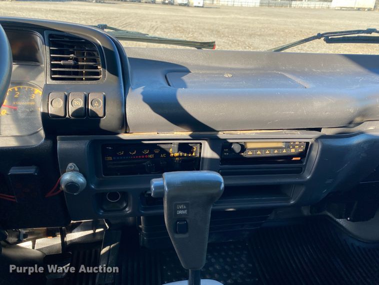 image for item JW9289 2006 Isuzu NPR  box truck