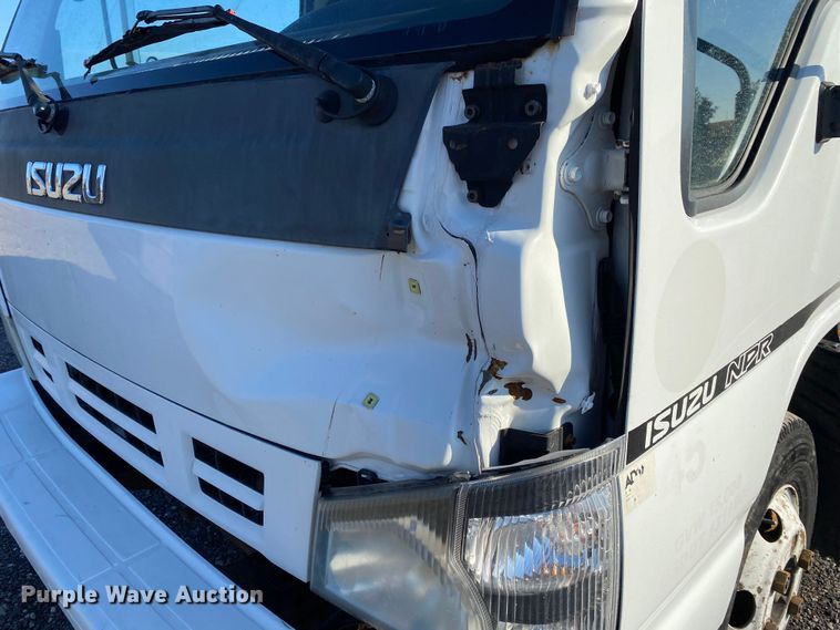 image for item JW9289 2006 Isuzu NPR  box truck