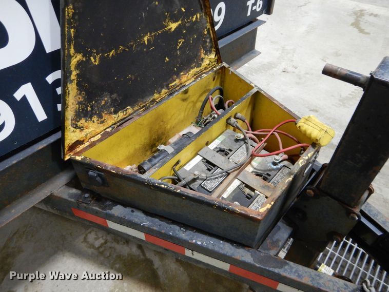 image for item JX9081 2013 H&H  dump trailer