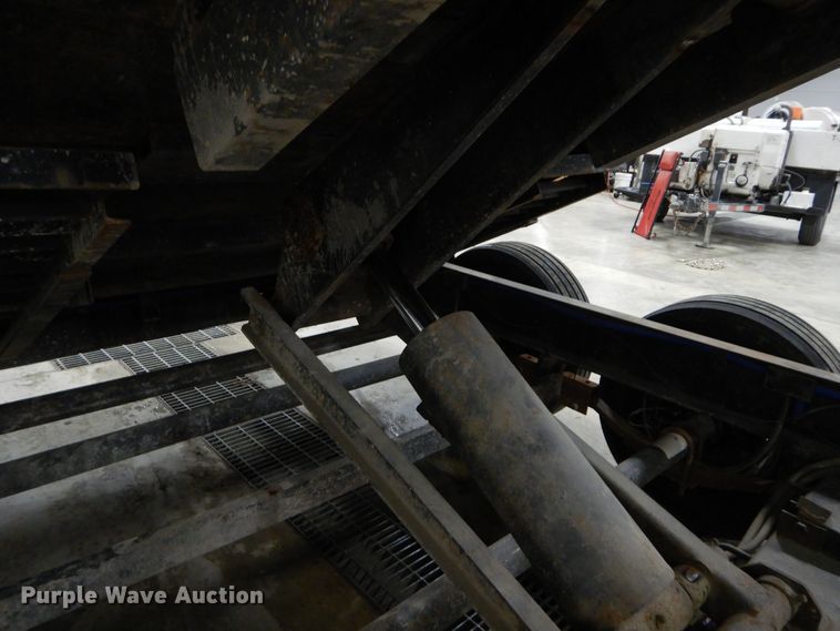 image for item JX9081 2013 H&H  dump trailer