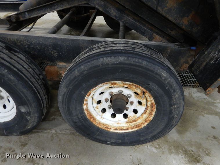 image for item JX9081 2013 H&H  dump trailer