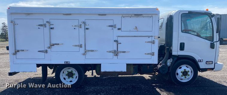 image for item KB9557 2015 Isuzu NPR  delivery truck