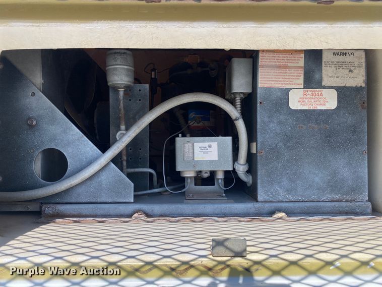 image for item KB9557 2015 Isuzu NPR  delivery truck