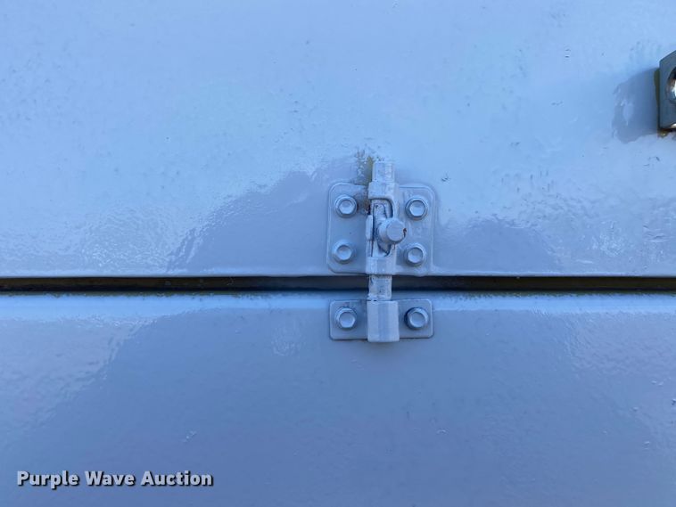 image for item KB9557 2015 Isuzu NPR  delivery truck