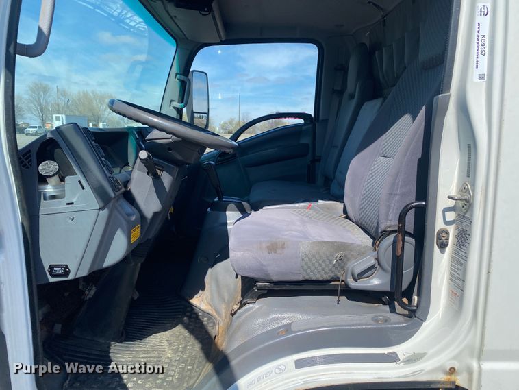 image for item KB9557 2015 Isuzu NPR  delivery truck