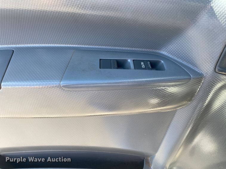 image for item KB9557 2015 Isuzu NPR  delivery truck