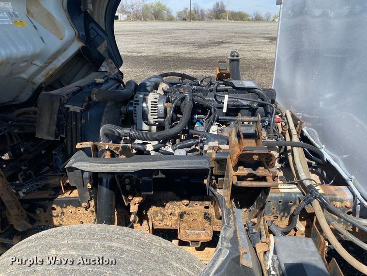 image for item KB9557 2015 Isuzu NPR  delivery truck