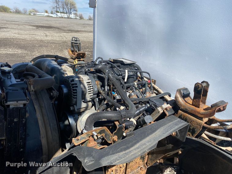 image for item KB9557 2015 Isuzu NPR  delivery truck