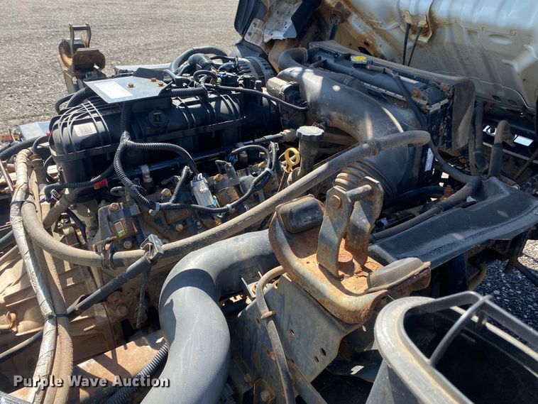 image for item KB9557 2015 Isuzu NPR  delivery truck