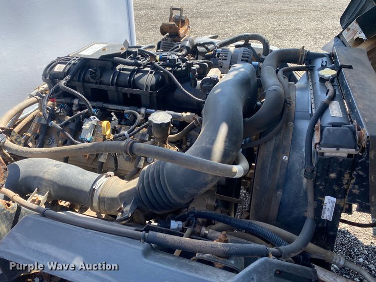 image for item KB9557 2015 Isuzu NPR  delivery truck