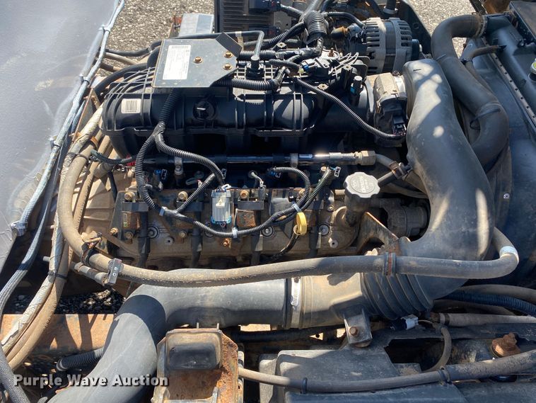 image for item KB9557 2015 Isuzu NPR  delivery truck