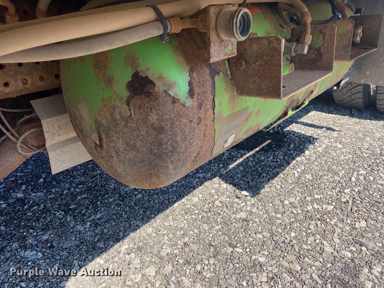 image for item KB9557 2015 Isuzu NPR  delivery truck