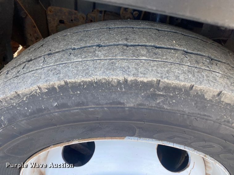 image for item KB9557 2015 Isuzu NPR  delivery truck