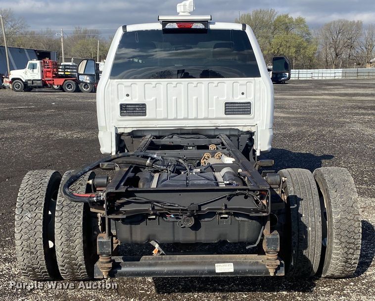 image for item KB9566 2017 Ford F550 XL  truck cab and chassis