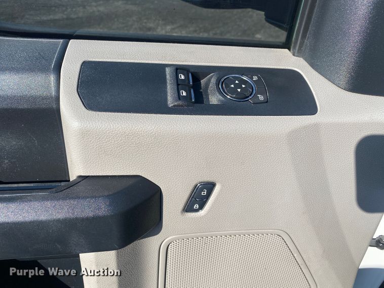 image for item KB9566 2017 Ford F550 XL  truck cab and chassis