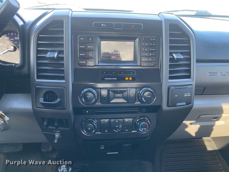 image for item KB9566 2017 Ford F550 XL  truck cab and chassis