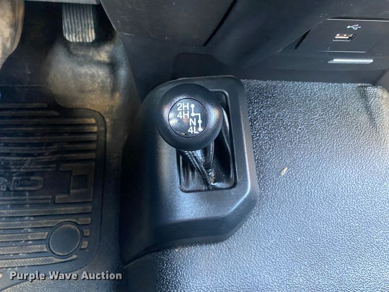 image for item KB9566 2017 Ford F550 XL  truck cab and chassis