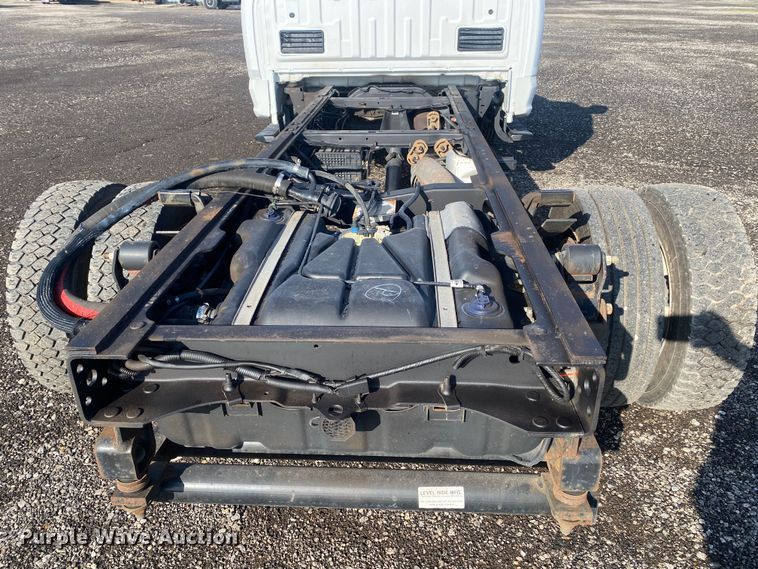 image for item KB9566 2017 Ford F550 XL  truck cab and chassis