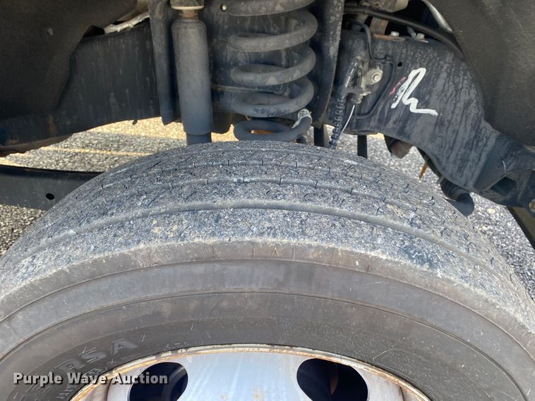 image for item KB9566 2017 Ford F550 XL  truck cab and chassis