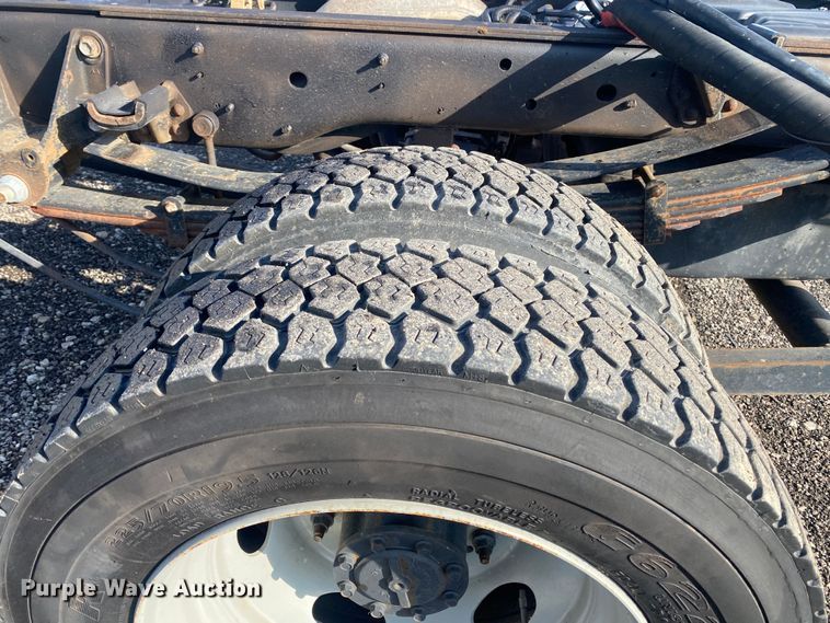 image for item KB9566 2017 Ford F550 XL  truck cab and chassis