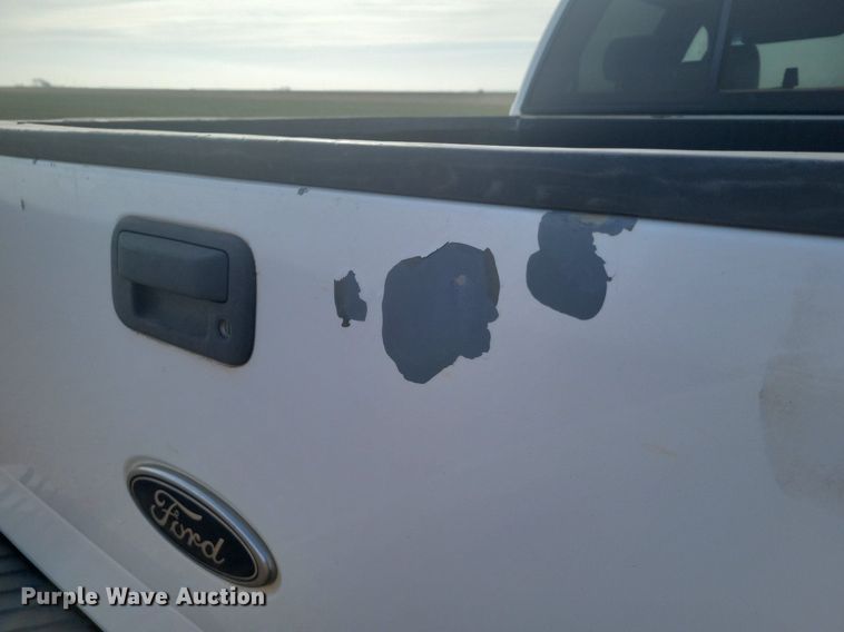 image for item KD9279 2004 Ford F150  SuperCrew pickup truck