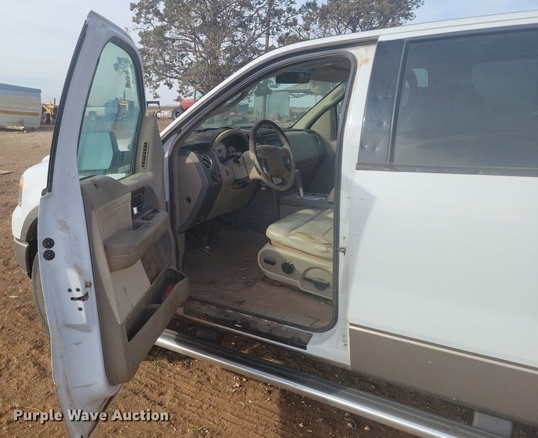 image for item KD9279 2004 Ford F150  SuperCrew pickup truck