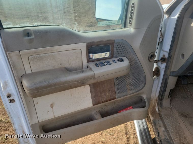 image for item KD9279 2004 Ford F150  SuperCrew pickup truck