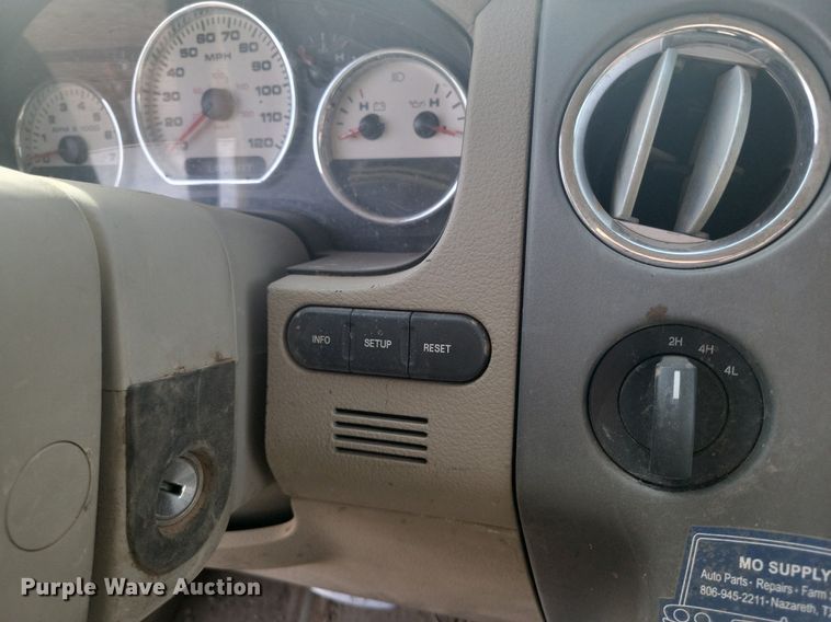 image for item KD9279 2004 Ford F150  SuperCrew pickup truck