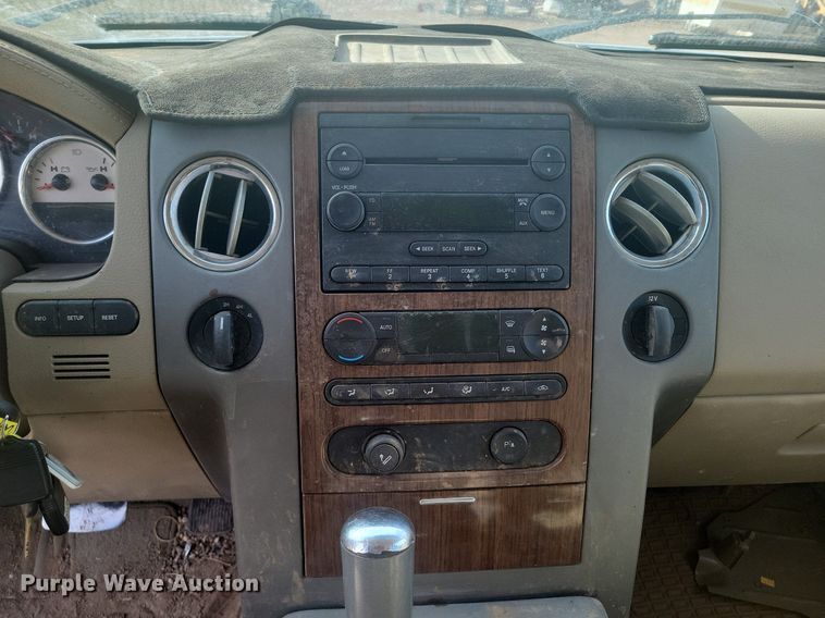 image for item KD9279 2004 Ford F150  SuperCrew pickup truck