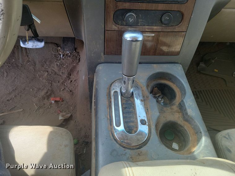 image for item KD9279 2004 Ford F150  SuperCrew pickup truck