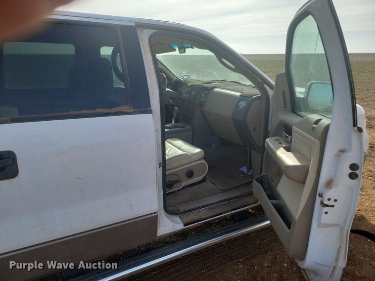 image for item KD9279 2004 Ford F150  SuperCrew pickup truck