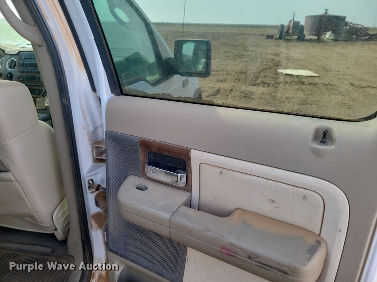 image for item KD9279 2004 Ford F150  SuperCrew pickup truck