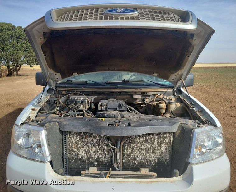 image for item KD9279 2004 Ford F150  SuperCrew pickup truck