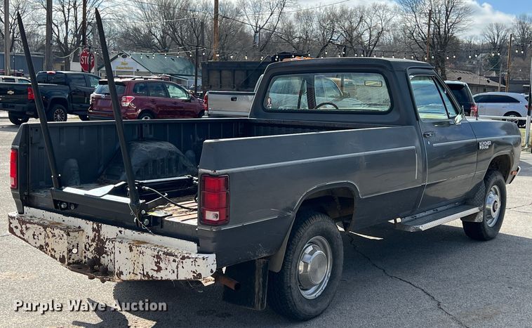image for item KR9472 1982 Dodge W250  pickup truck
