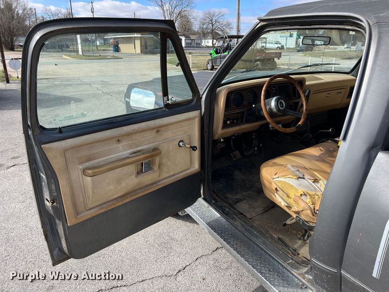 image for item KR9472 1982 Dodge W250  pickup truck